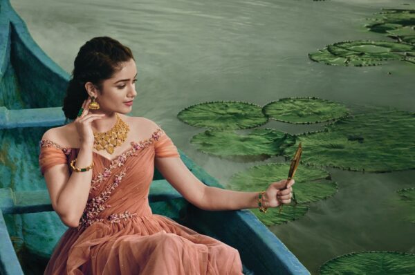 Samriddhi Jewellers - Luxurious Jewellery Showroom Experience