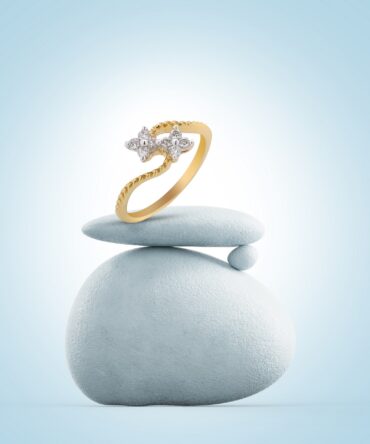 Samriddhi Jewellers - Floral Brilliance Two-Tone Ring