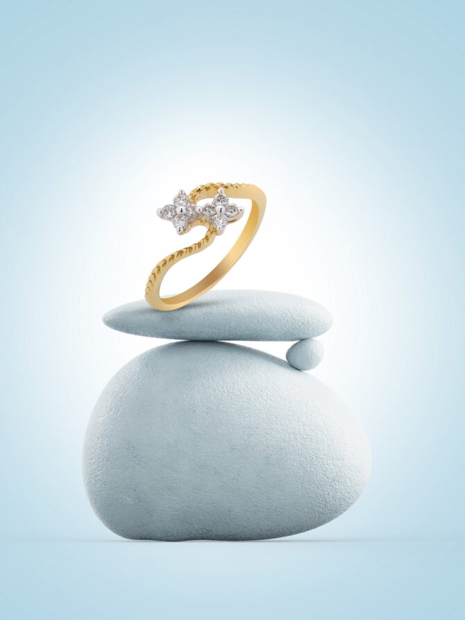 Samriddhi Jewellers - Floral Brilliance Two-Tone Ring