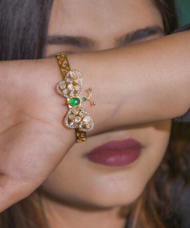 Samriddhi-Emerald Essence Floral Gold Bangle