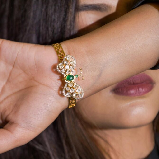 Samriddhi-Emerald Essence Floral Gold Bangle