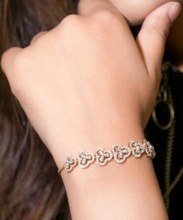 Samriddhi-Eternal Sparkle Clover Chain Bracelet