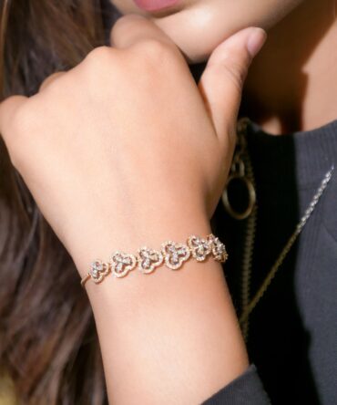 Samriddhi-Golden Glimmer Clover Charm Bracelet