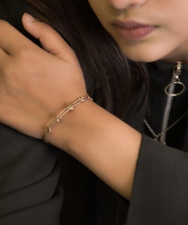 Samriddhi-Golden Harmony Bar Bracelet