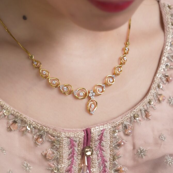Samriddhi-Golden Swirl Diamond Necklace
