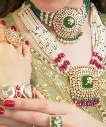 Samriddhi-Majestic-Emerald-Ensemble-Necklace
