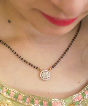 Samriddhi-Midnight-Sparkle-Pendant