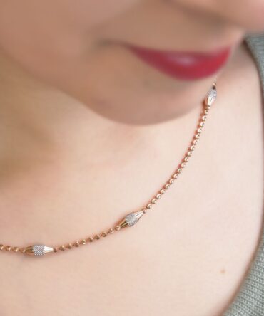 Samriddhi-Rose-Gold-Textured-Bead-Necklace