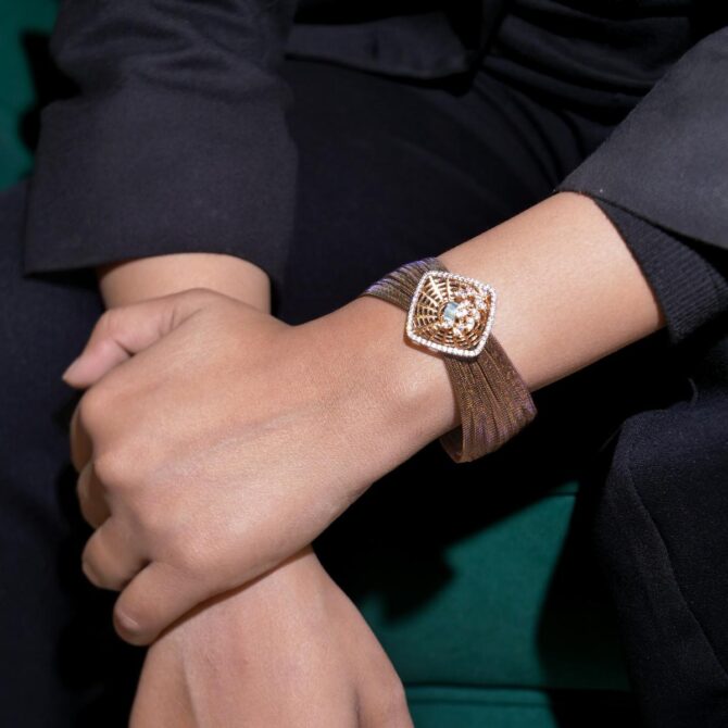 Samriddhi-Silken Gleam Mesh Bracelet with Diamond Sunburst
