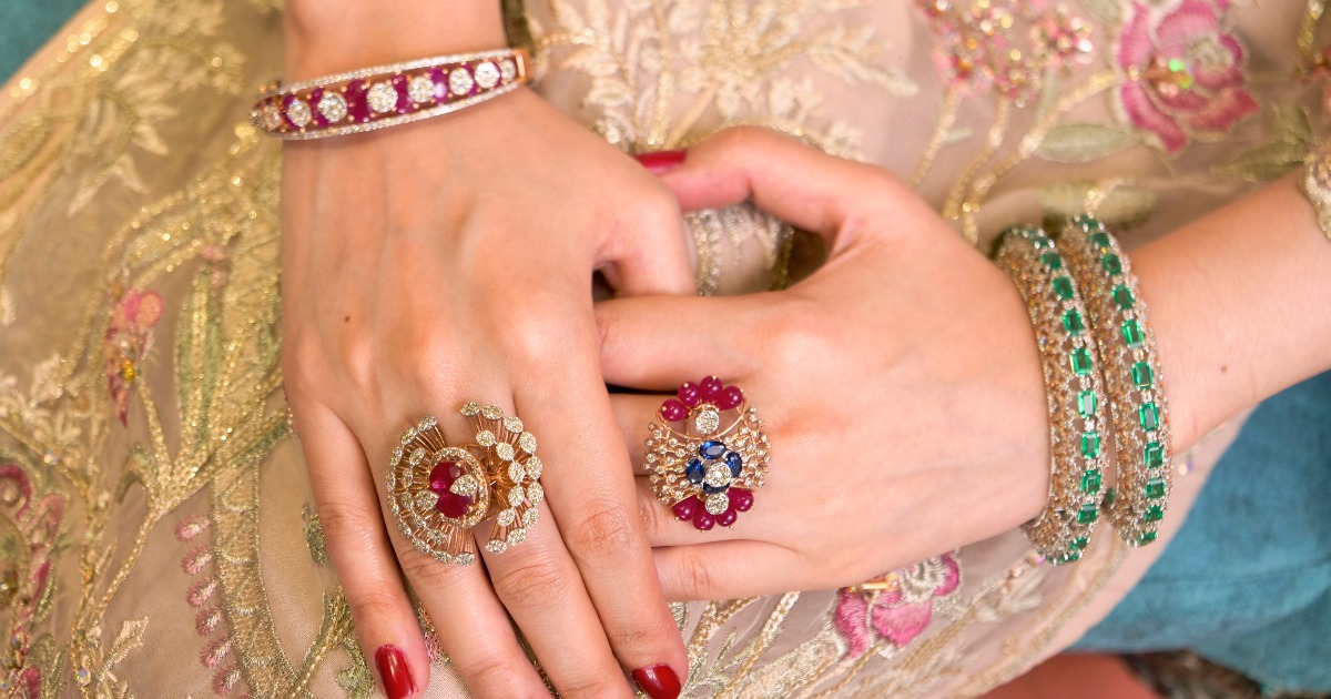 Samriddhi Jewellers - Pure Gold Collection in Aligarh Lets you Feel the Essence of Elegance